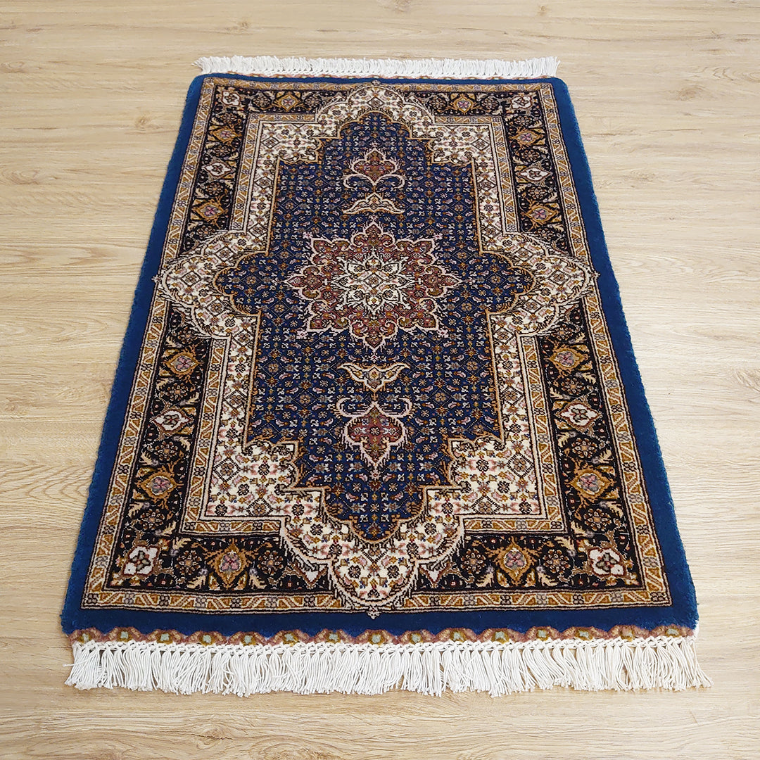 ペルシャ絨毯 イラン タブリーズ産<br>玄関マットサイズ 92×62