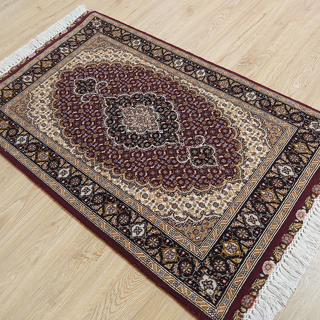 ペルシャ絨毯 イラン タブリーズ産<br>玄関マットサイズ 100×64