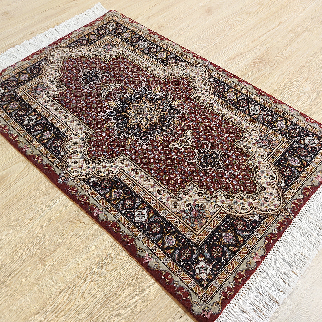 ペルシャ絨毯 イラン タブリーズ産<br>玄関マットサイズ 95×62