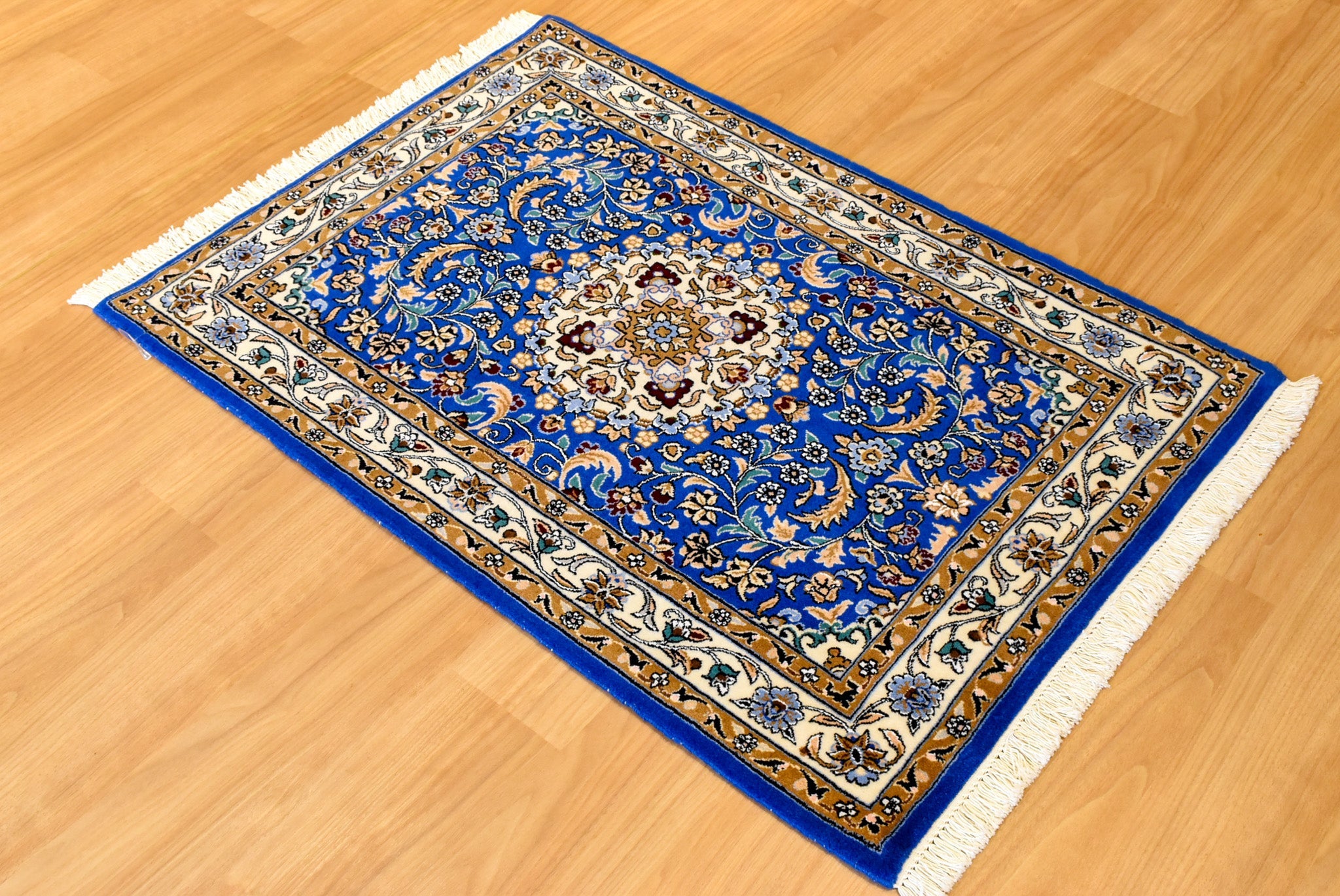 ペルシャ絨毯　イラン<br> ナイン産<br>ｻｲｽﾞ:約８３×１１８<br>【商品番号：6999】