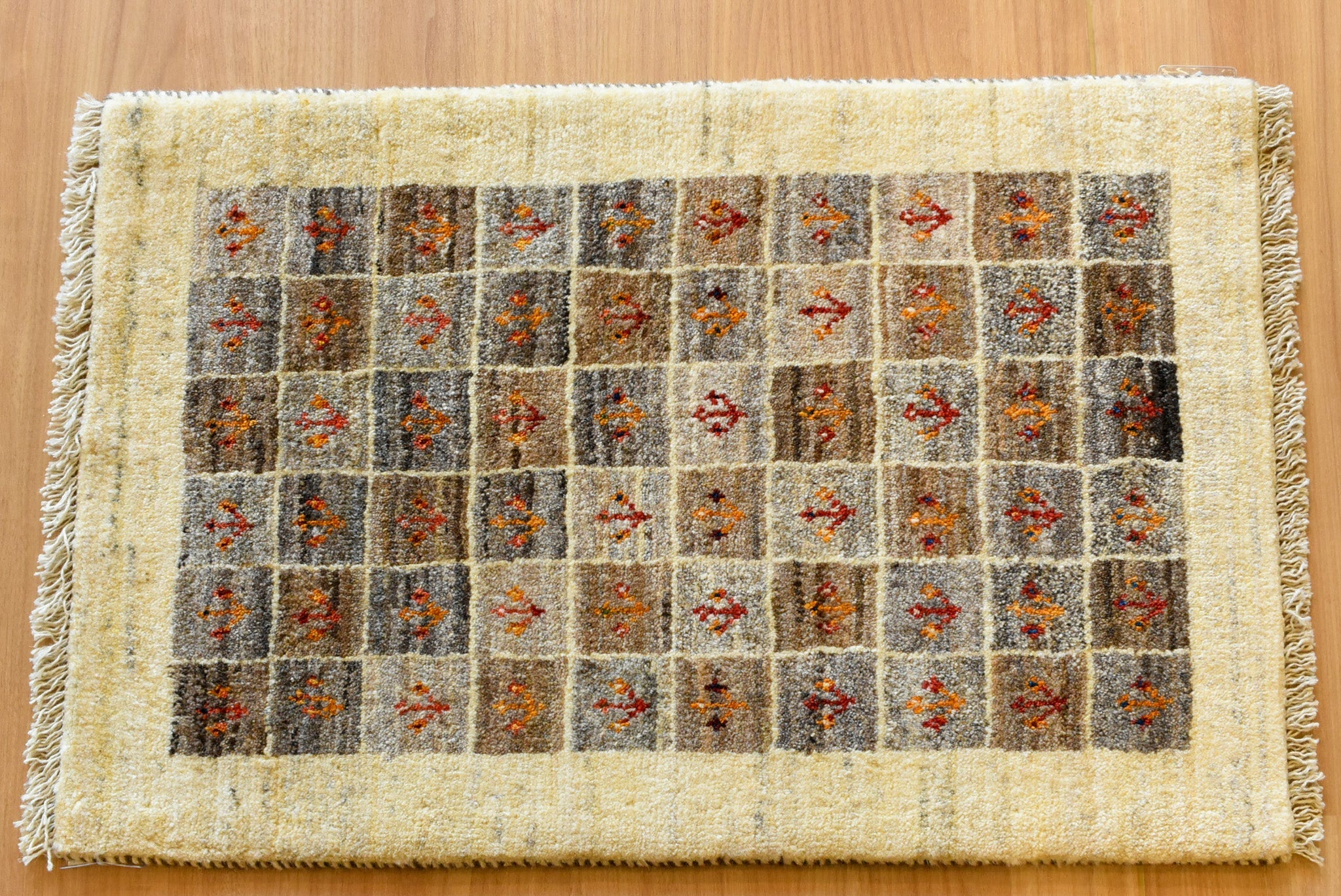 ギャッベ　イラン産 <br>玄関マットサイズ<br>ｻｲｽﾞ:約５８×８８<br>【商品番号：9958】