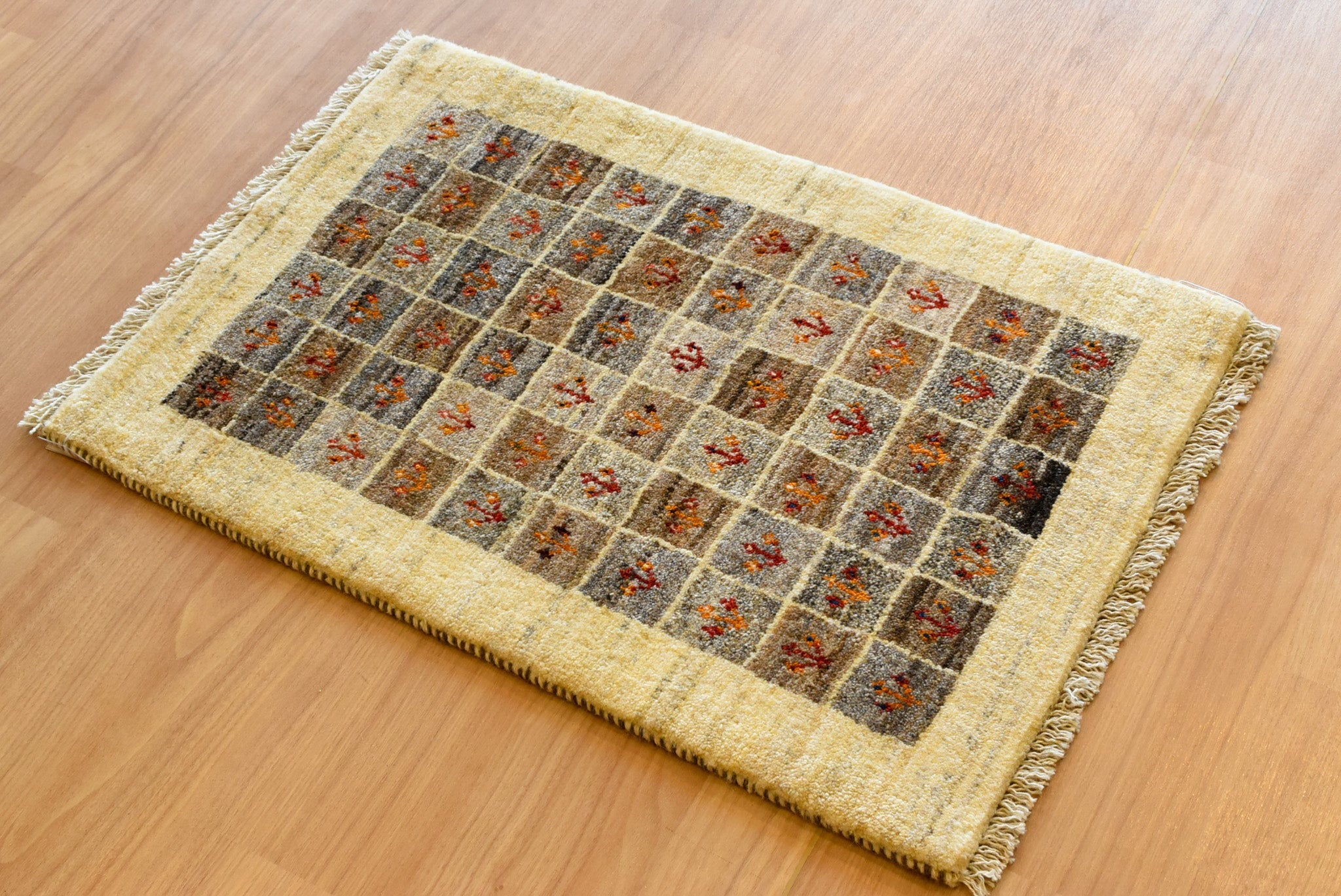 ギャッベ　イラン産 <br>玄関マットサイズ<br>ｻｲｽﾞ:約５８×８８<br>【商品番号：9958】