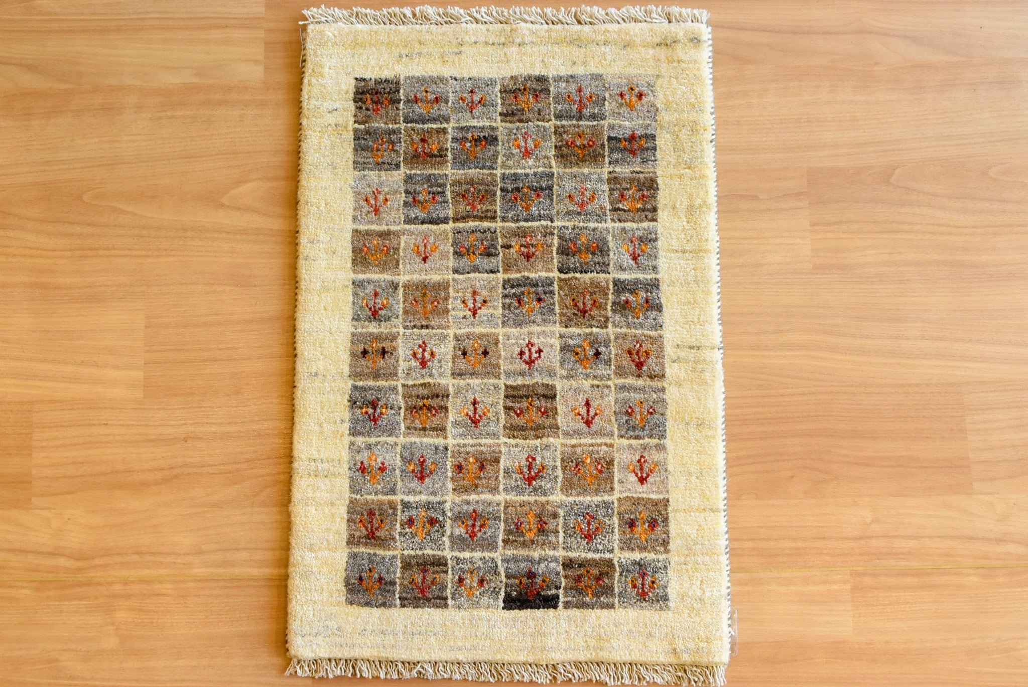 ギャッベ　イラン産 <br>玄関マットサイズ<br>ｻｲｽﾞ:約５８×８８<br>【商品番号：9958】