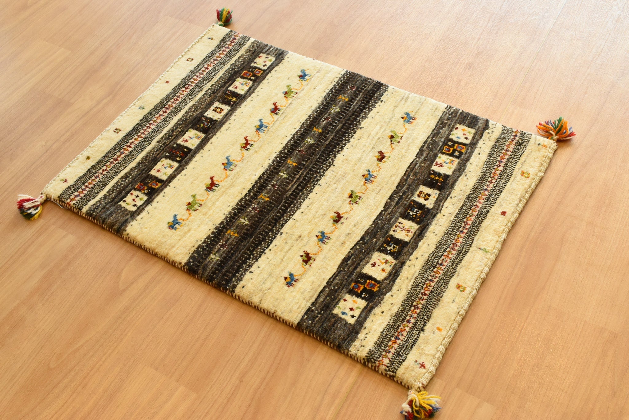 ギャッベ　イラン産 <br>玄関マットサイズ<br>ｻｲｽﾞ:約６６×９４<br>【商品番号：79624】