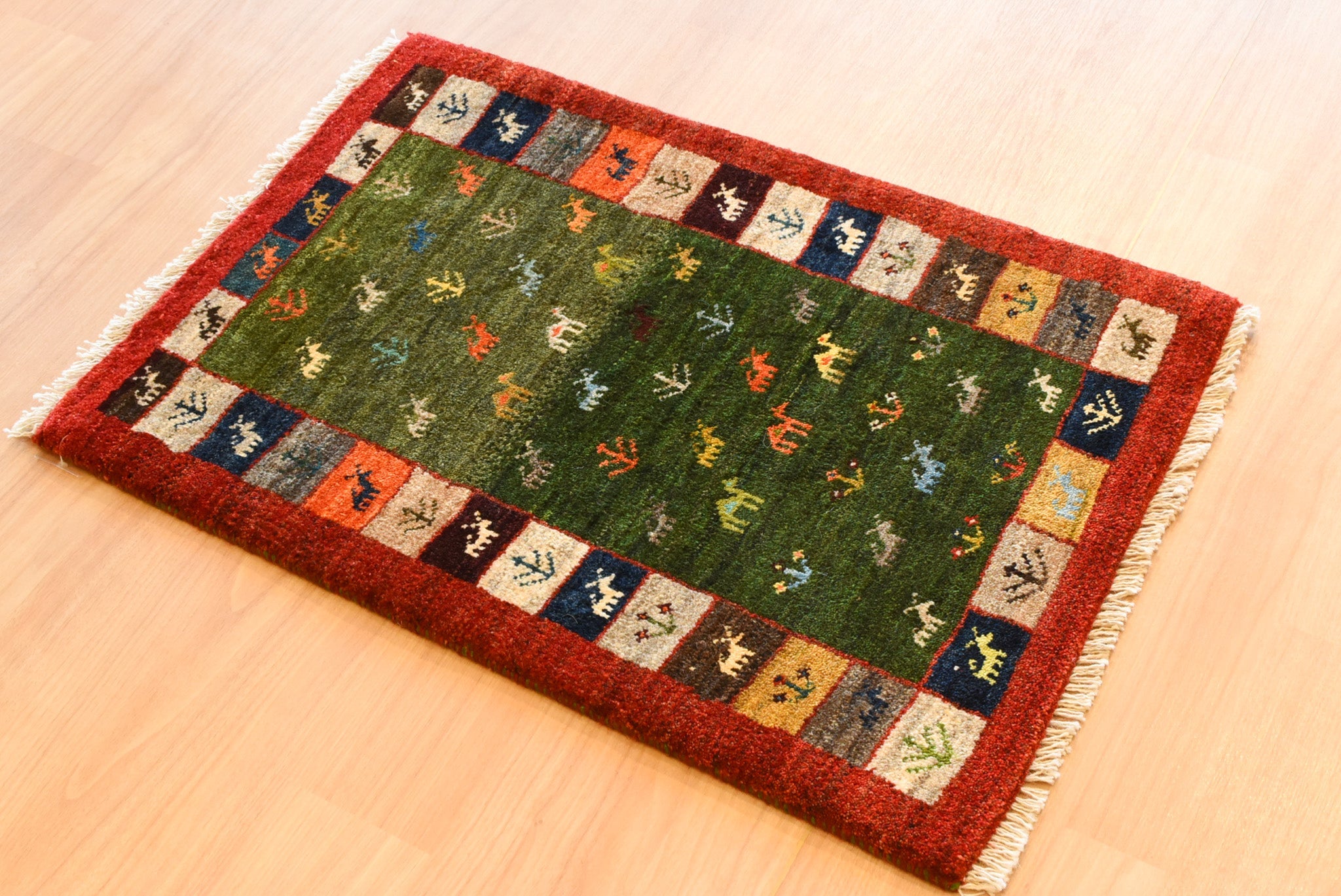 ギャッベ　イラン産 <br>玄関マットサイズ<br>ｻｲｽﾞ:約６２×９２<br>【商品番号：9952】