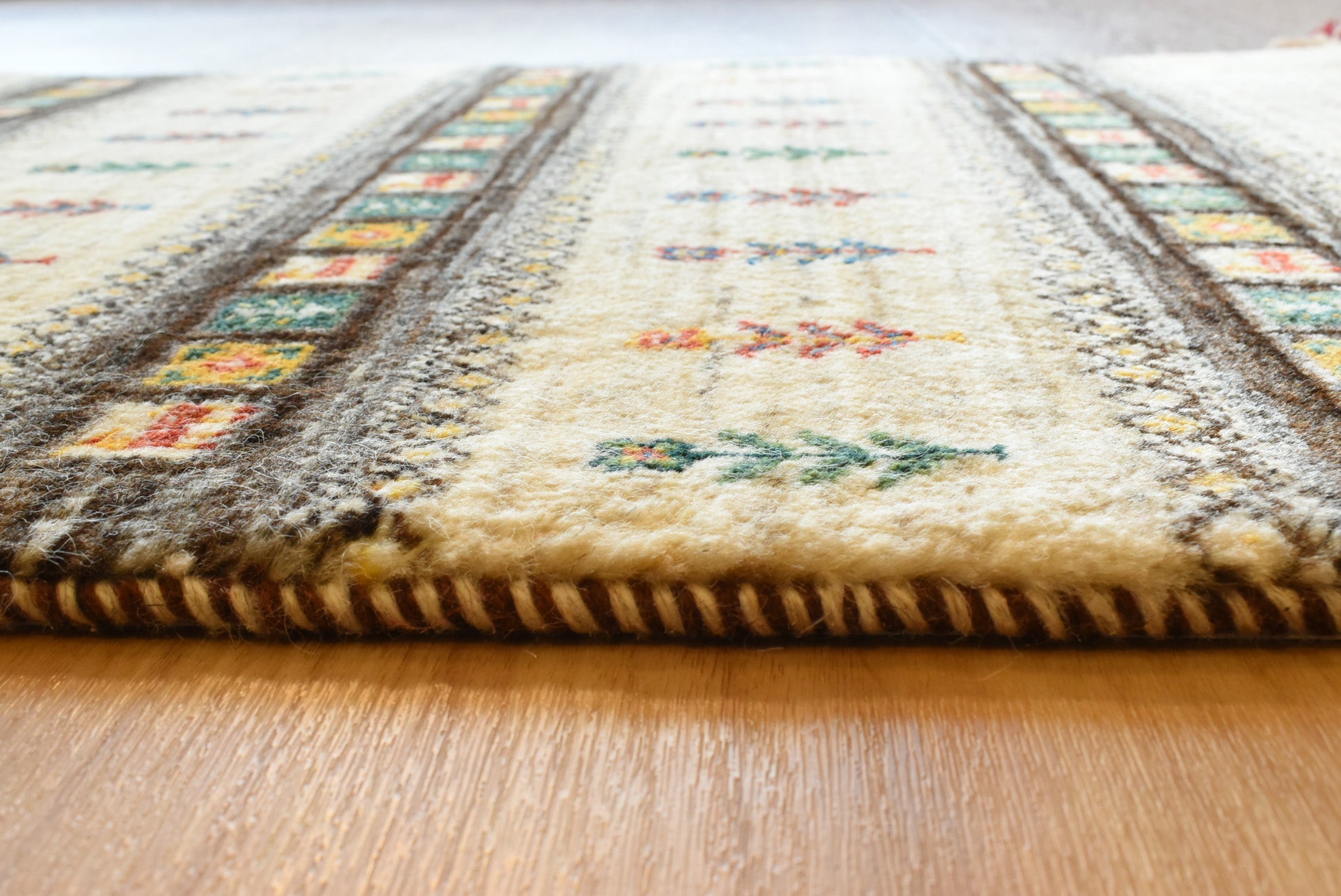 ギャッベ　イラン産<br>玄関マットサイズ<br>ｻｲｽﾞ:約６５×８８<br>【商品番号：55541】