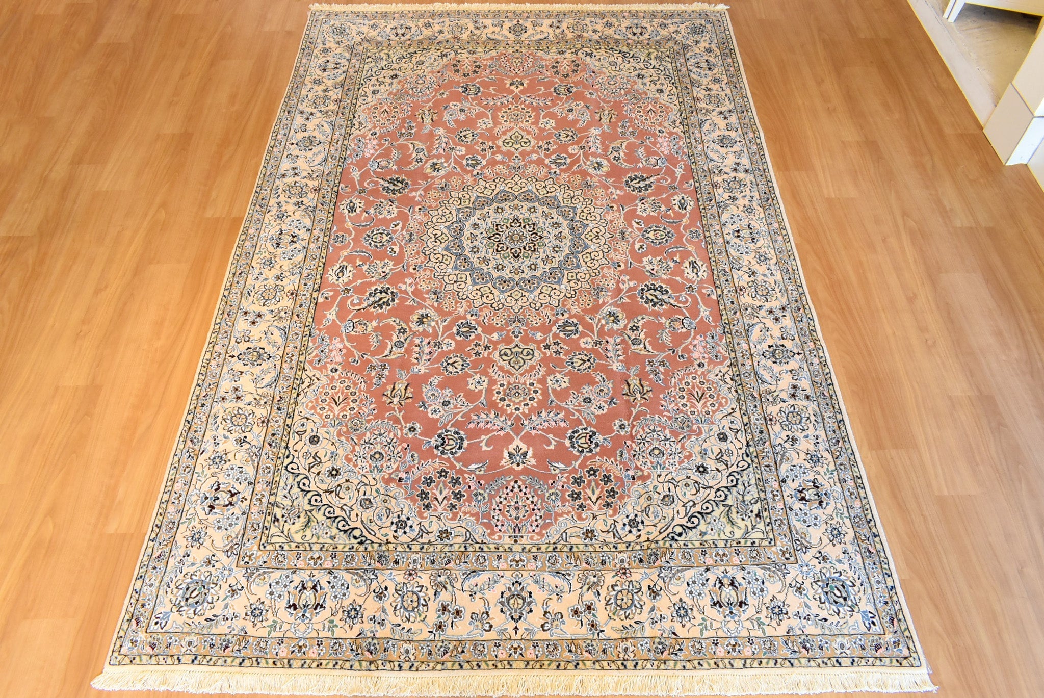 ペルシャ絨毯　イラン<br> ナイン産<br>ｻｲｽﾞ:約２００×３０７<br>【商品番号：321092】
