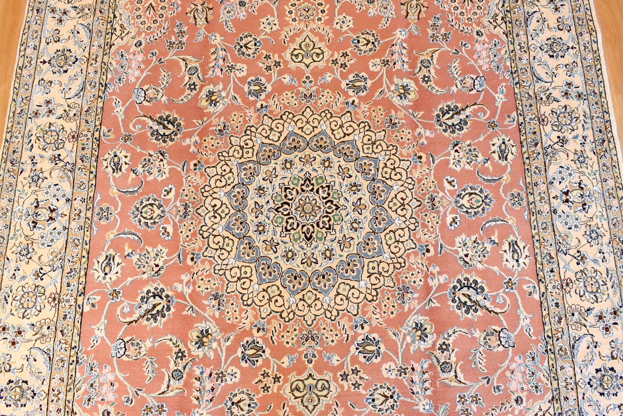 ペルシャ絨毯 イラン ナイン産リビングサイズ 200×307