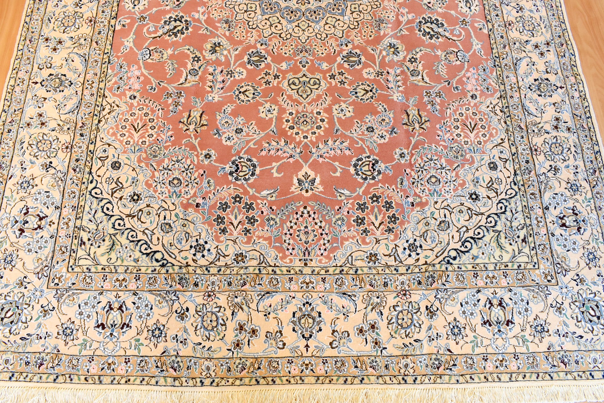 ペルシャ絨毯 イラン ナイン産リビングサイズ 200×307