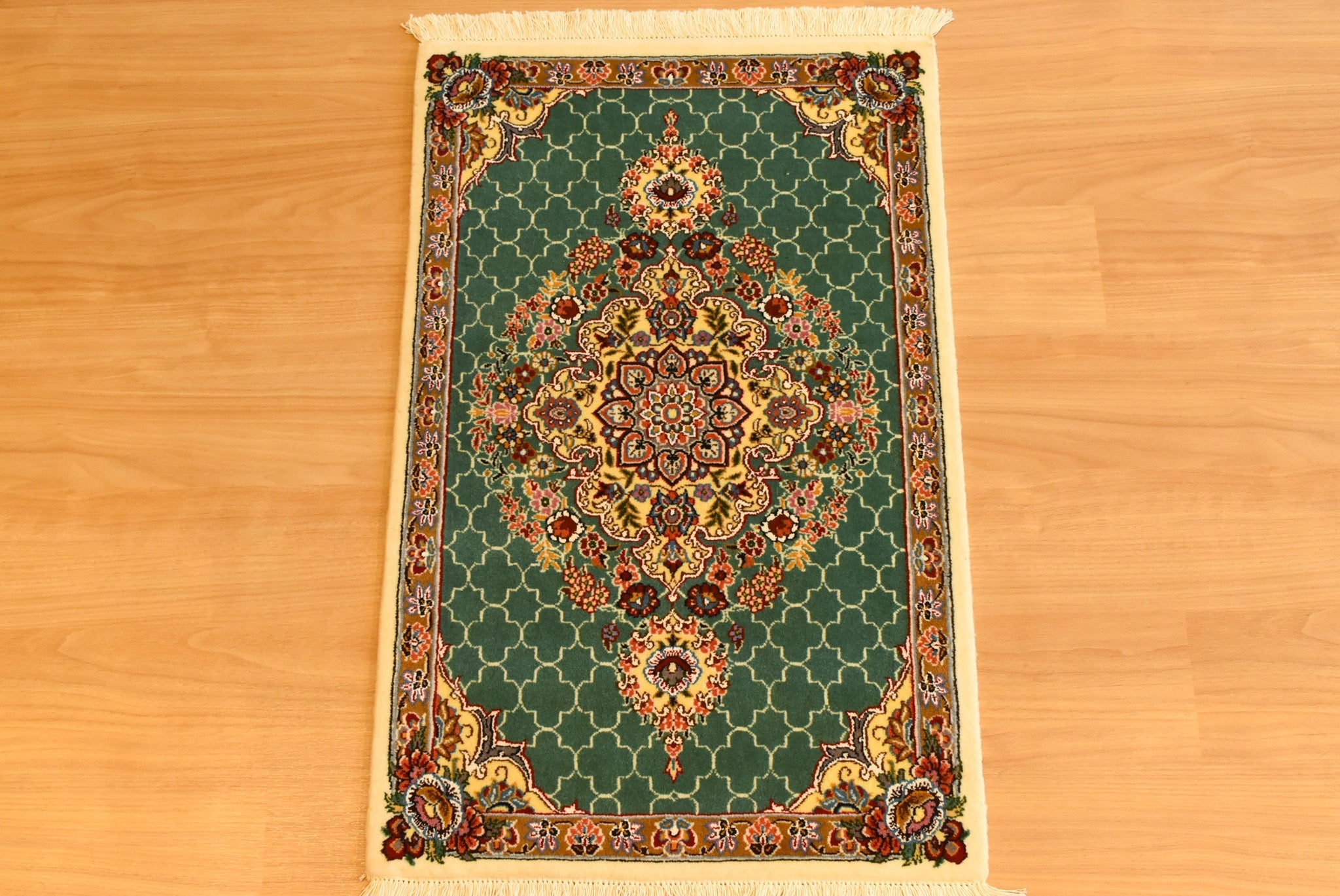 ペルシャ絨毯　イラン<br> ナイン産<br>ｻｲｽﾞ:約６０×９２<br>【商品番号：6971】