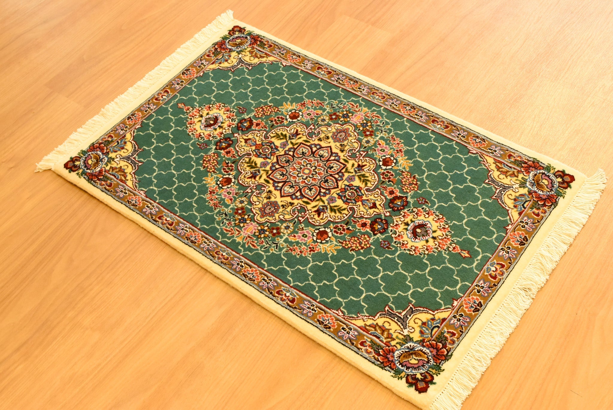 ペルシャ絨毯　イラン<br> ナイン産<br>ｻｲｽﾞ:約６０×９２<br>【商品番号：6971】