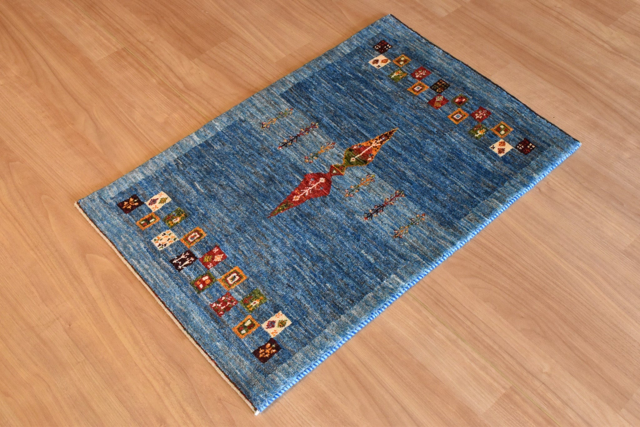 ギャッベ　イラン産 <br>玄関サイズ 96✕63×1.1<br>【商品番号：12795】