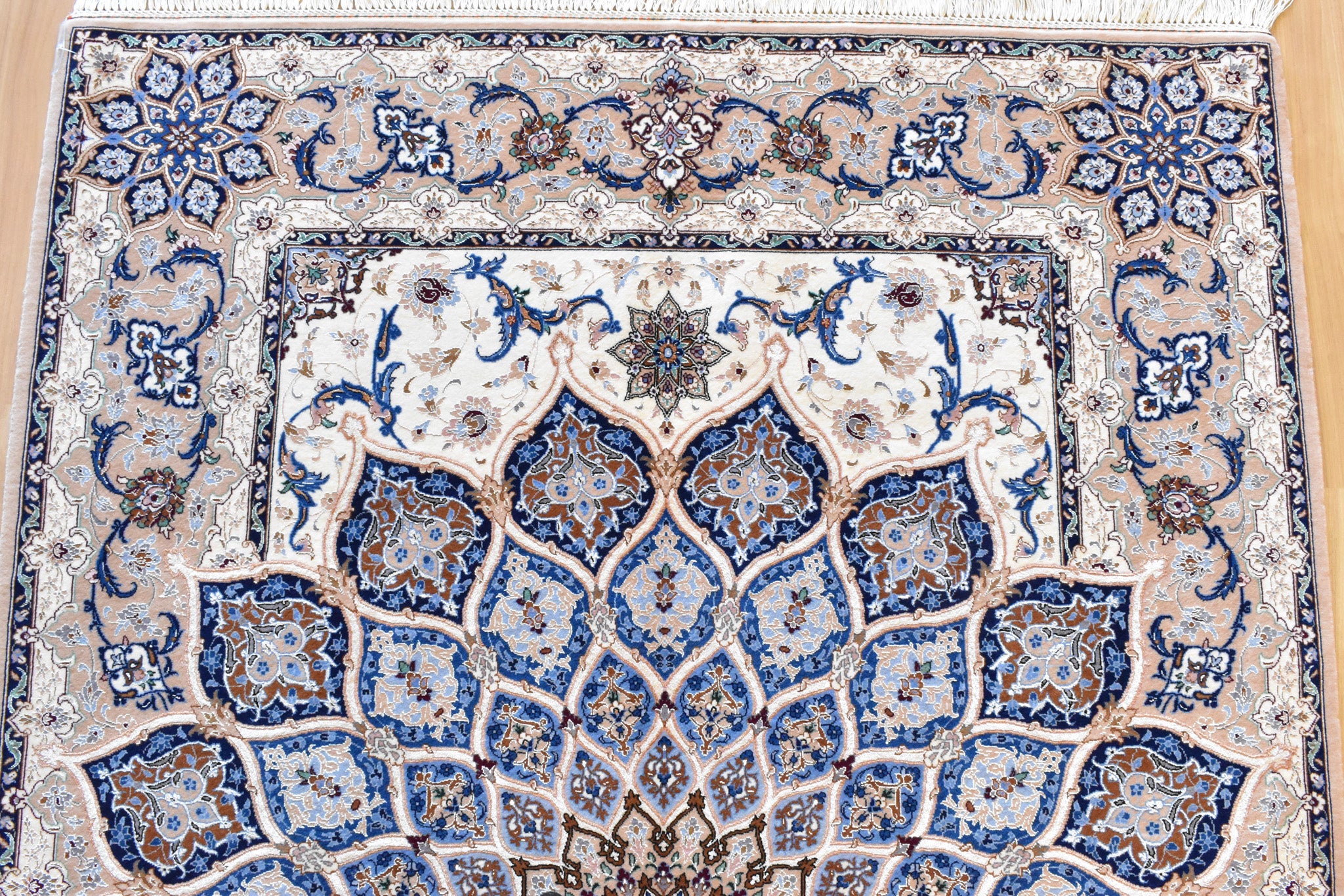 ペルシャ絨毯 イラン イスファハン産 202✕156【商品番号： 13195】