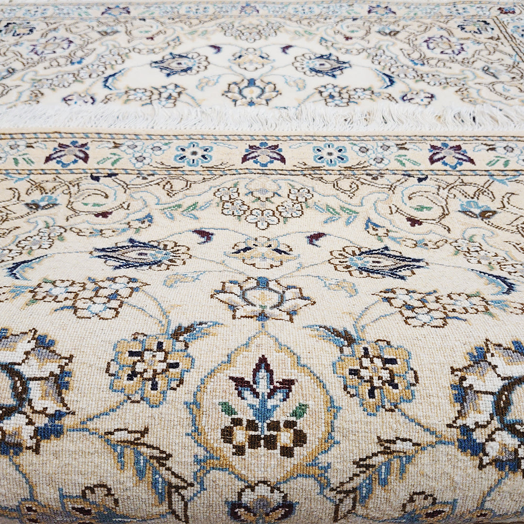 ペルシャ絨毯 イラン ナイン産<br>玄関マットサイズ 135×90